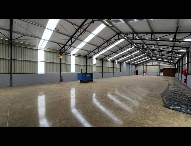 751M² WAREHOUSE TO LET IN EASTLEIGH